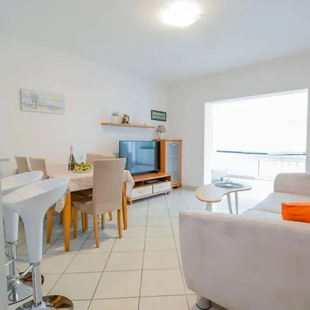 Διαμέρισμα Anasu *