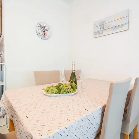 Anasu Apartman *