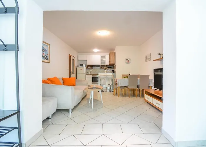 Anasu Apartman Zára